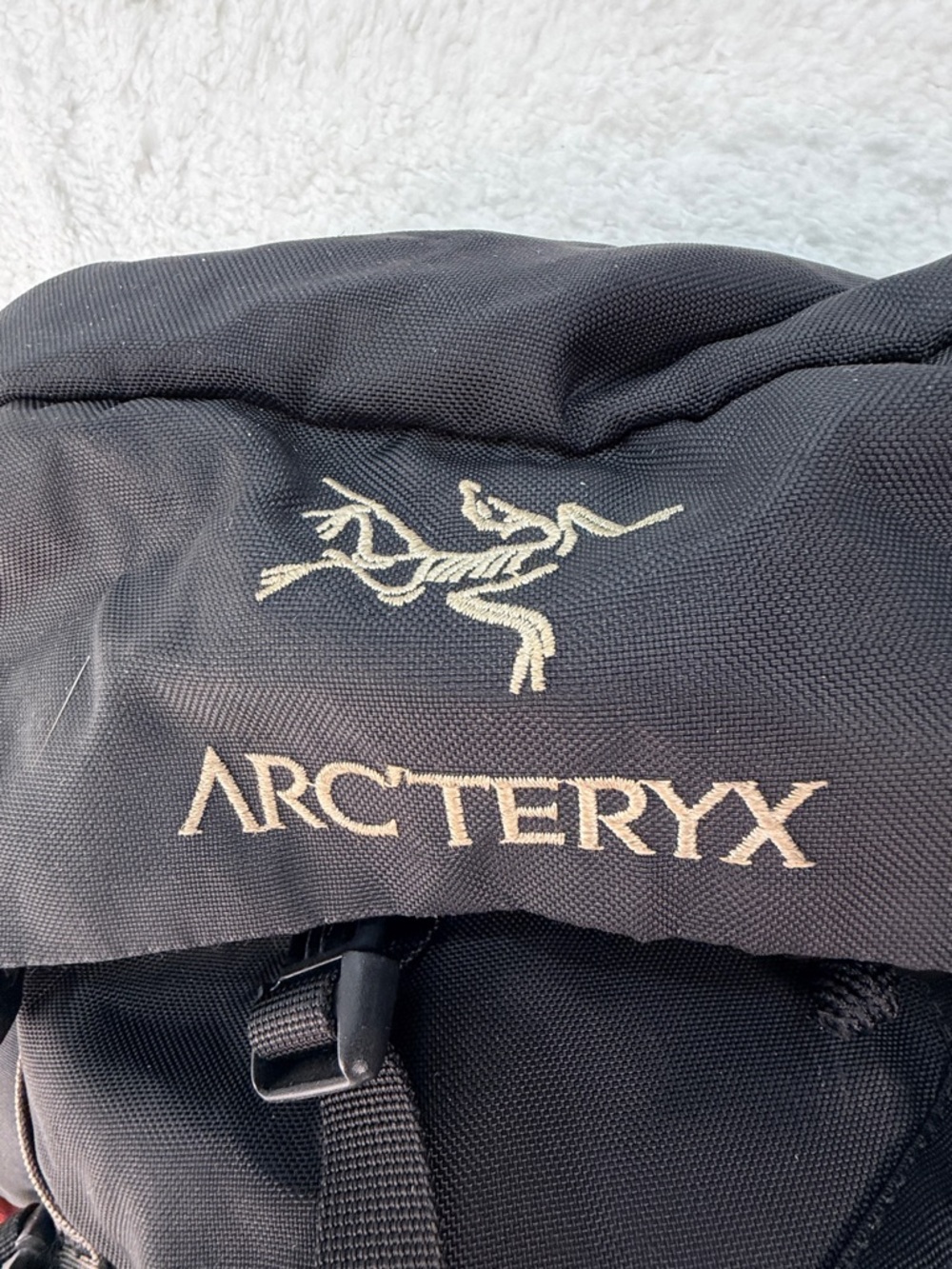 Arc’teryx Bora 30 Hiking Backpack Black Red Technical Daypack - Picture 3 of 14